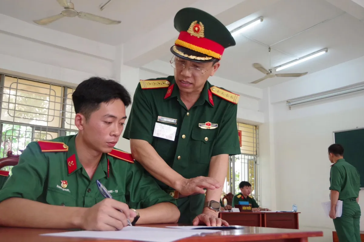VỮNG BẢN LĨNH CHÍNH TRỊ, TỰ TIN TRƯỚC GIỜ “VỀ ĐÍCH