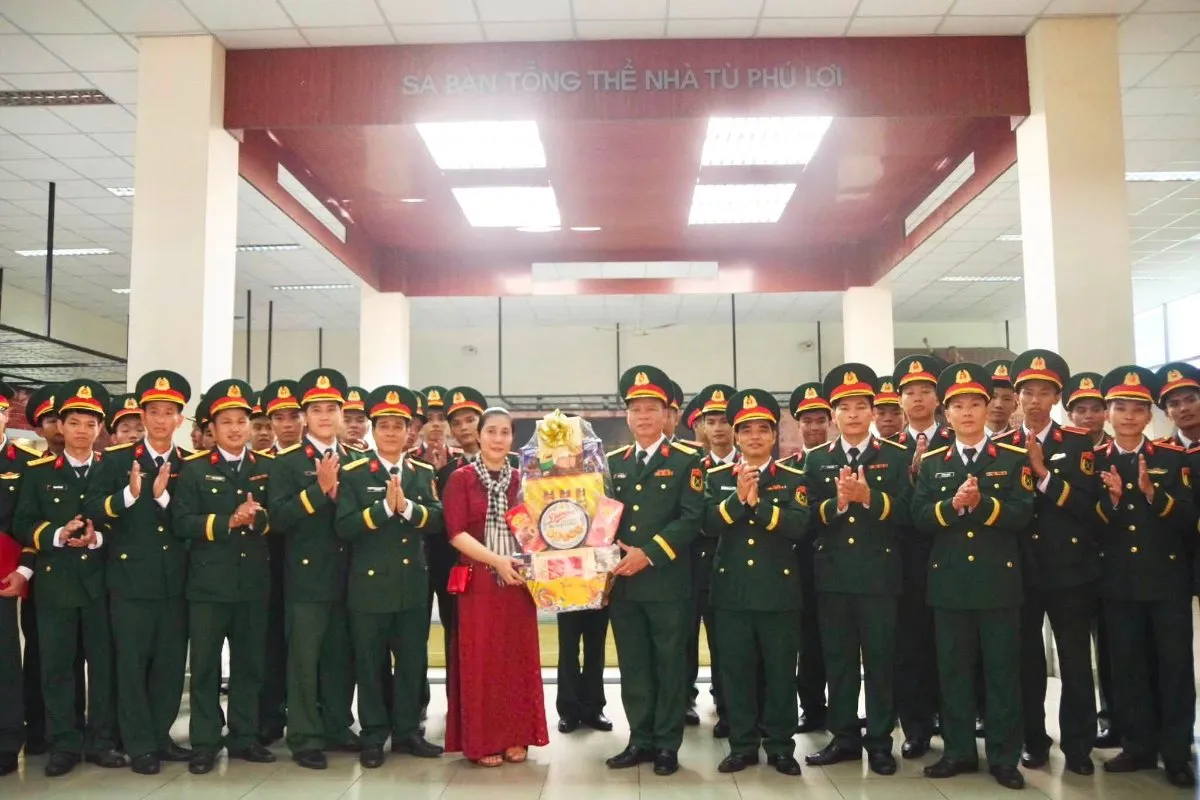 THÀNH KÍNH TRI ÂN – KHẮC GHI CÔNG ƠN CÁC ANH HÙNG LIỆT SĨ