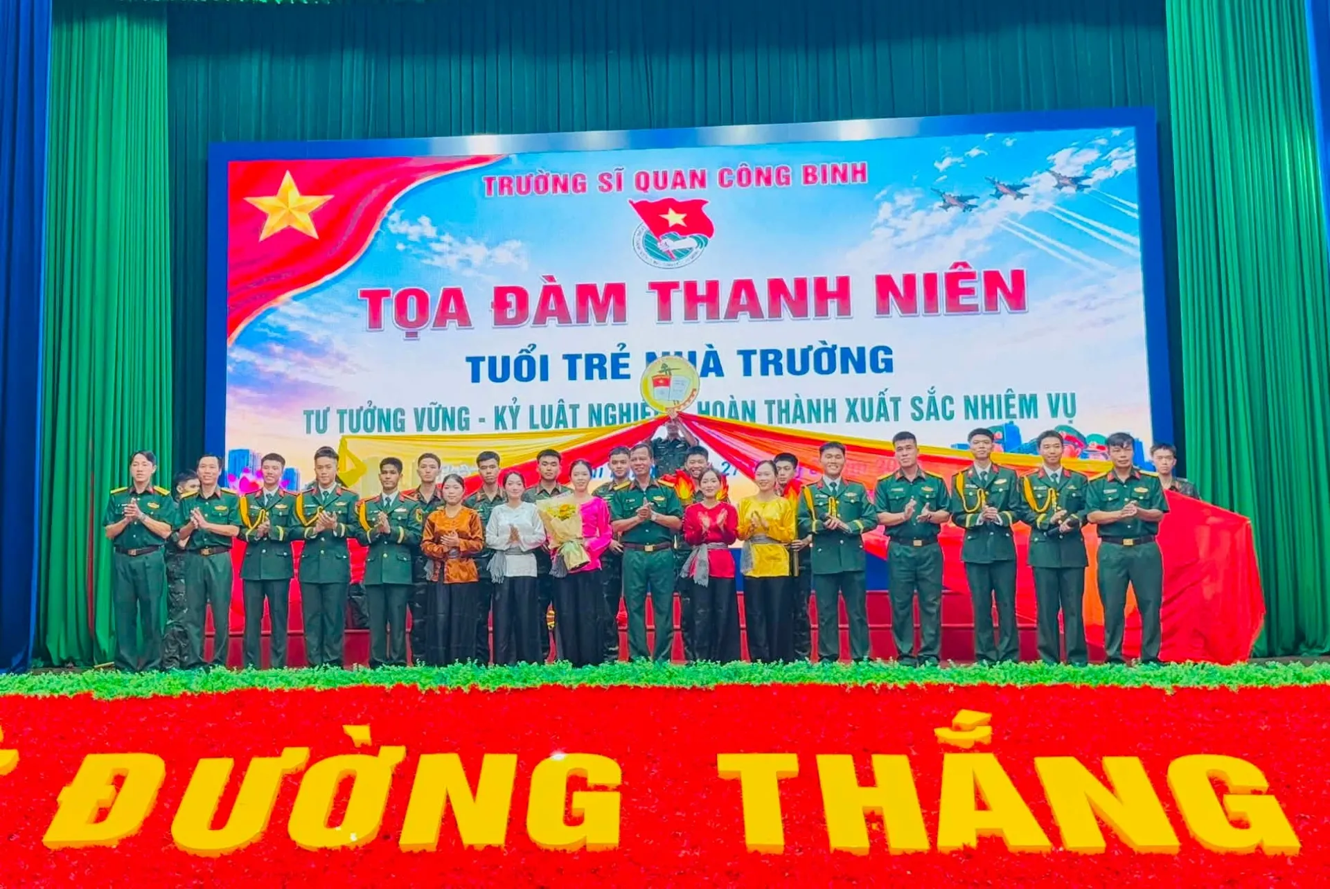 TUỔI TRẺ TRƯỜNG SĨ QUAN CÔNG BINH: TƯ TƯỞNG VỮNG - KỶ LUẬT NGHIÊM - HOÀN THÀNH XUẤT SẮC NHIỆM VỤ