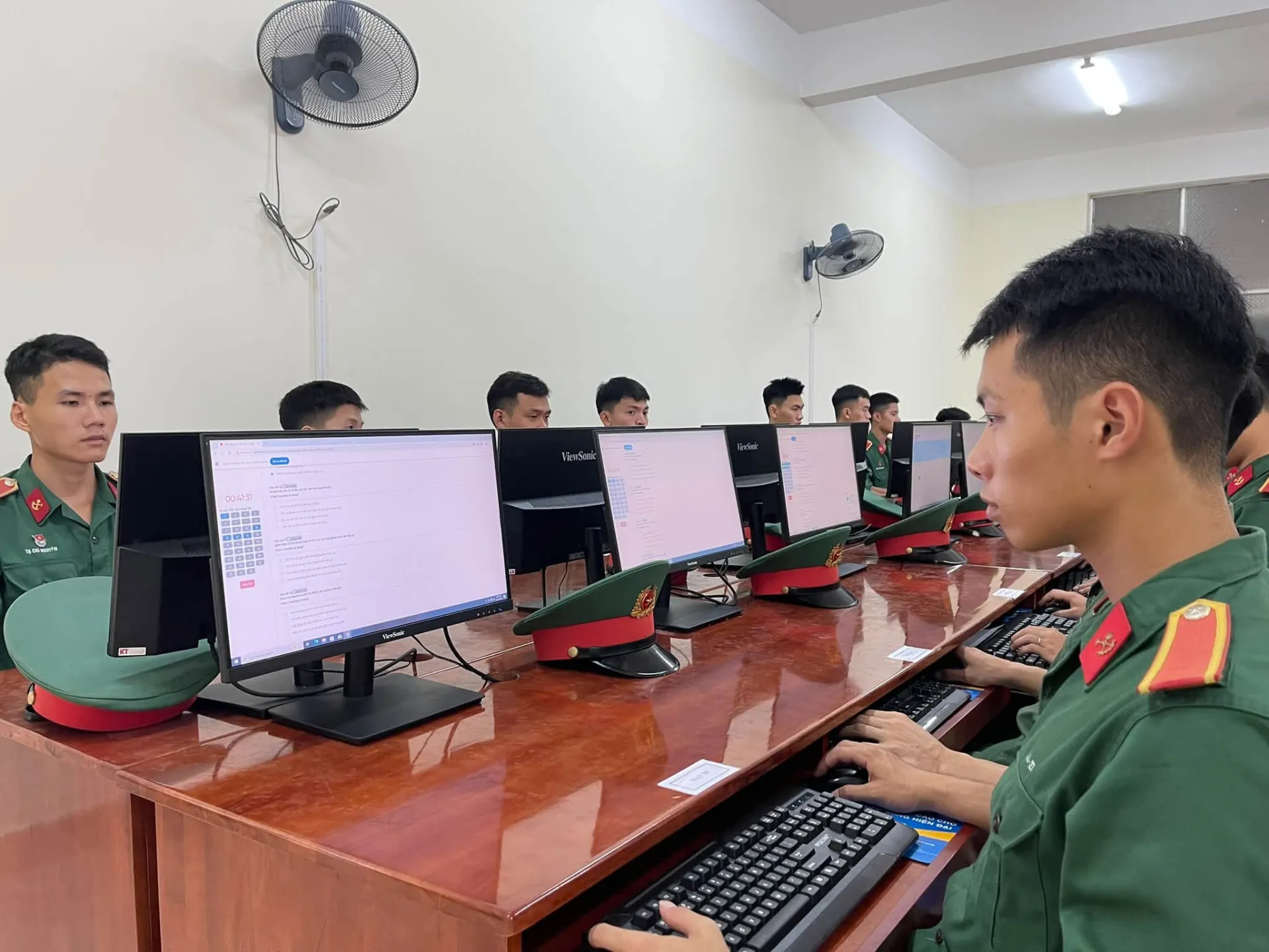 TRƯỜNG SĨ QUAN CÔNG BINH ĐẨY MẠNH HỌC TẬP, KIỂM TRA KIẾN THỨC, KỸ NĂNG SỐ HƯỞNG ỨNG NGÀY CHUYỂN ĐỔI SỐ QUỐC GIA NĂM 2026